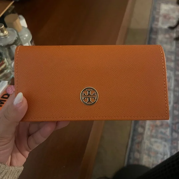 Tory Burch Black Sunglasses with Orange Case - Picture 5 of 5